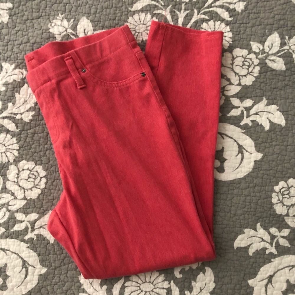 Deleting on 9/5 Coral Crop Ankle Jeggings